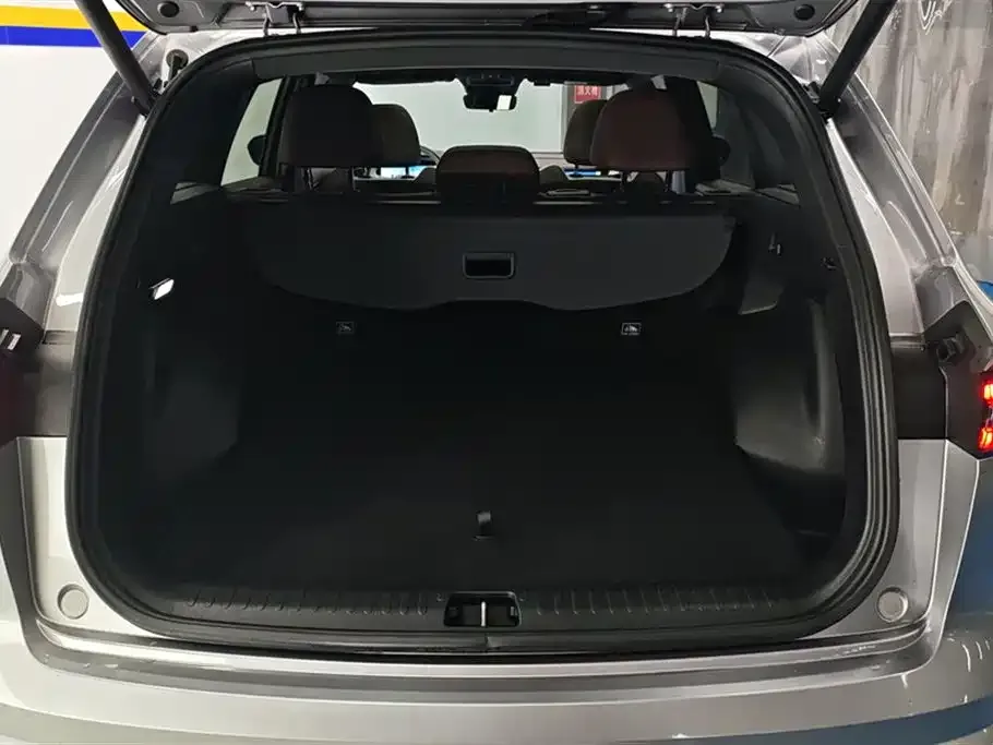 Geely Xingyue L 2022 из CN, фото 3
