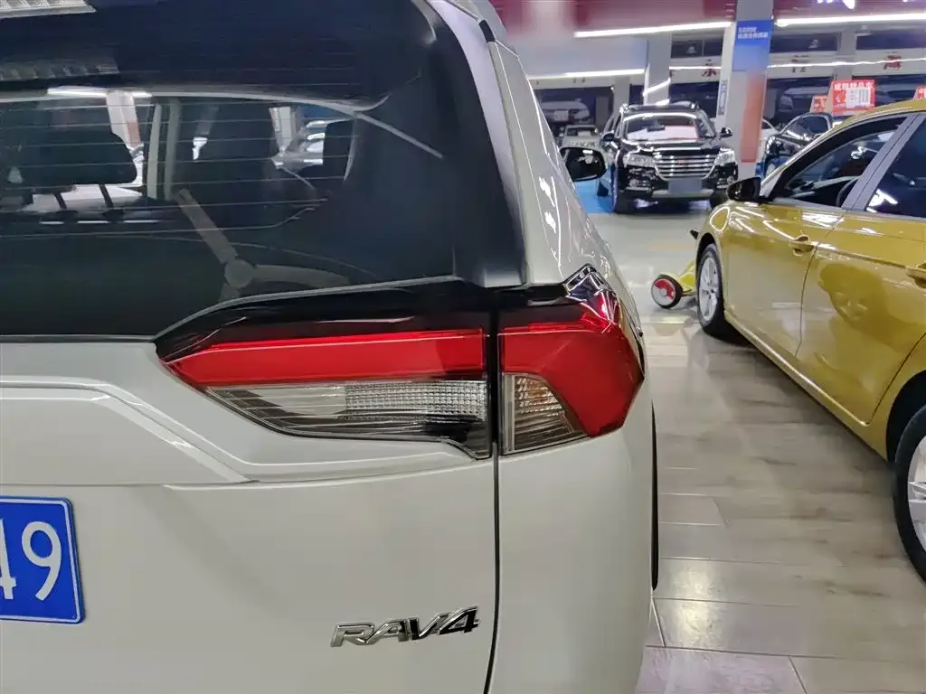 Toyota RAV4 2021 из CN, фото 8