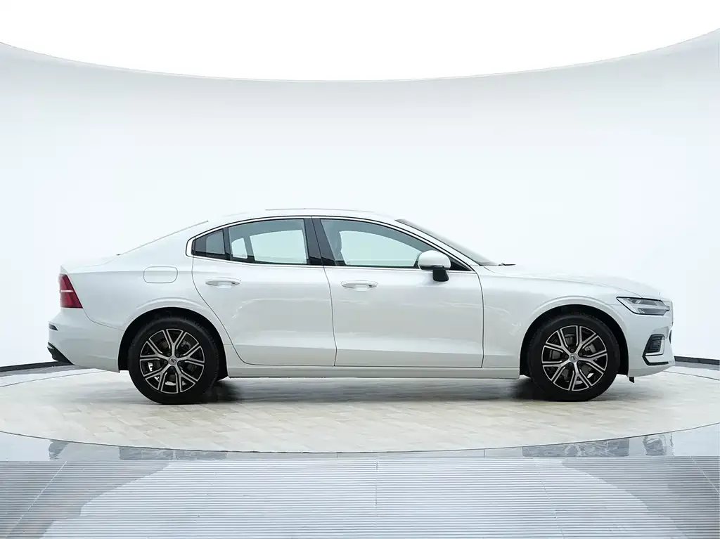 Volvo S60 2026 из CN, фото 2