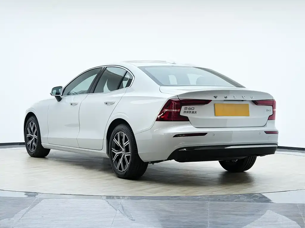Volvo S60 2026 из CN, фото 7