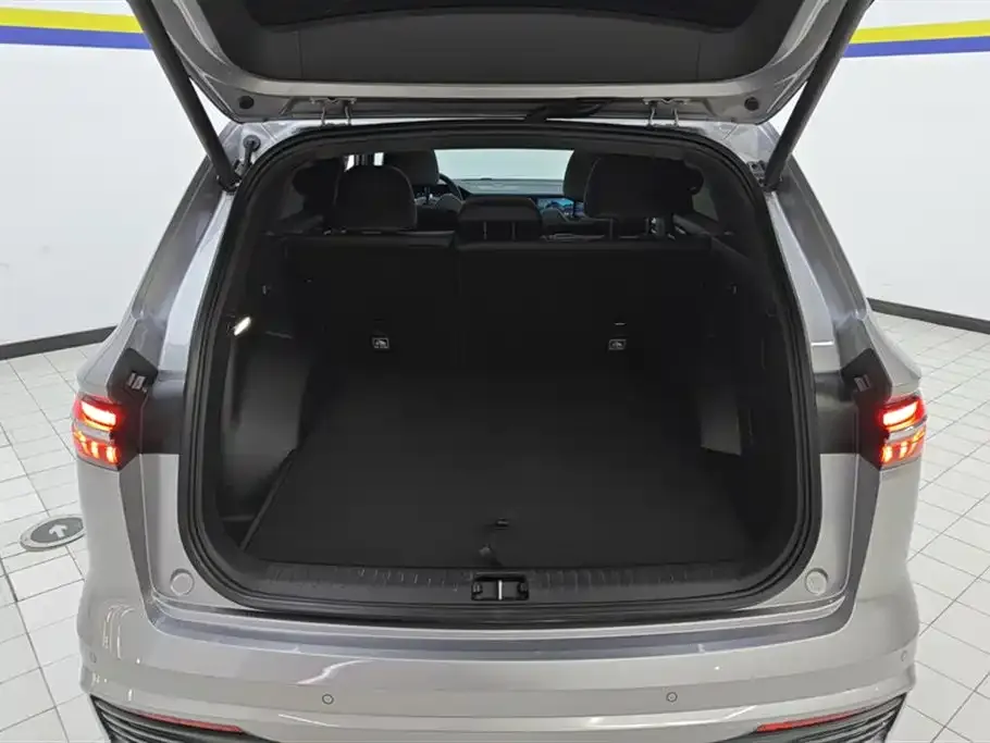 Geely Xingyue L 2024 из CN, фото 4