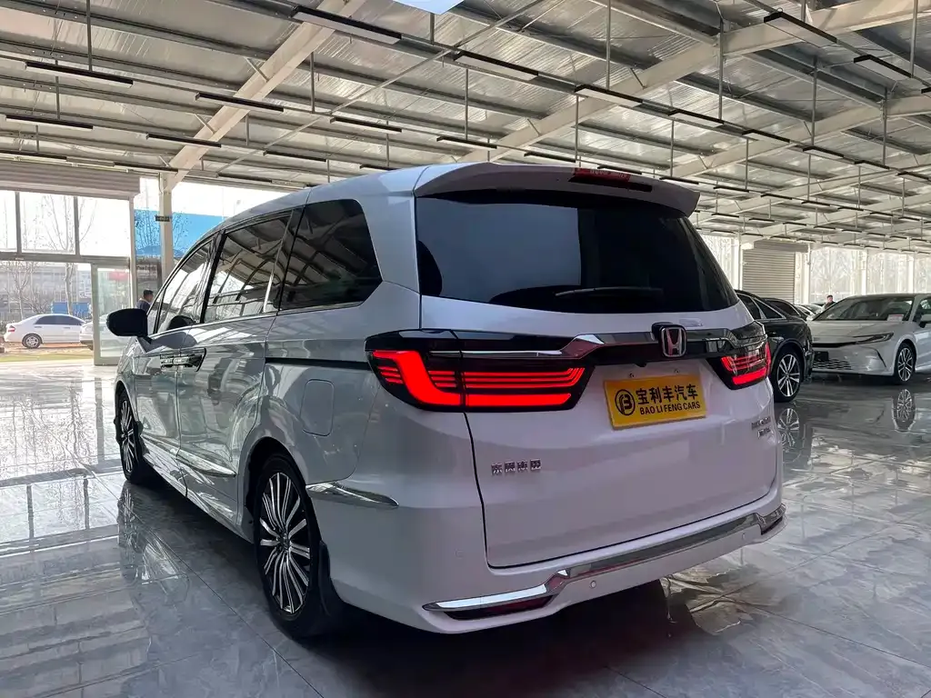 Honda Elysion 2023 из CN, фото 7