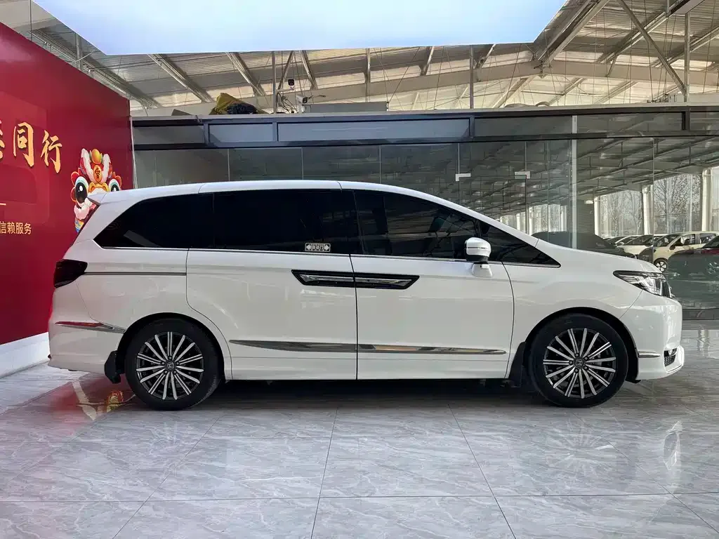 Honda Elysion 2023 из CN, фото 9