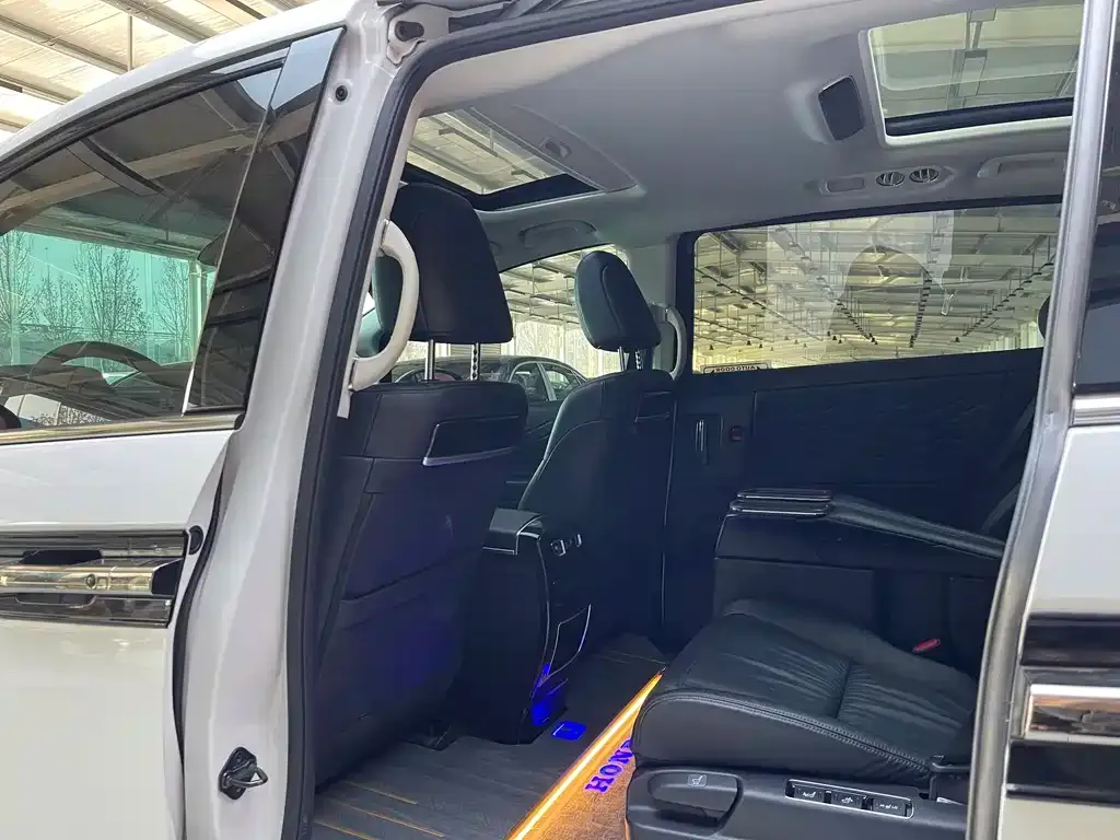 Honda Elysion 2023 из CN, фото 5