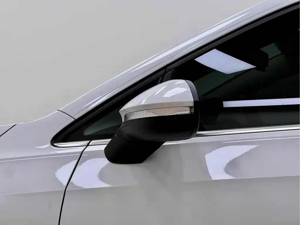 Volkswagen Golf 2023 из CN, фото 10