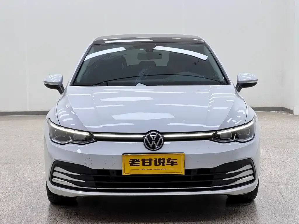 Volkswagen Golf 2023 из CN, фото 2