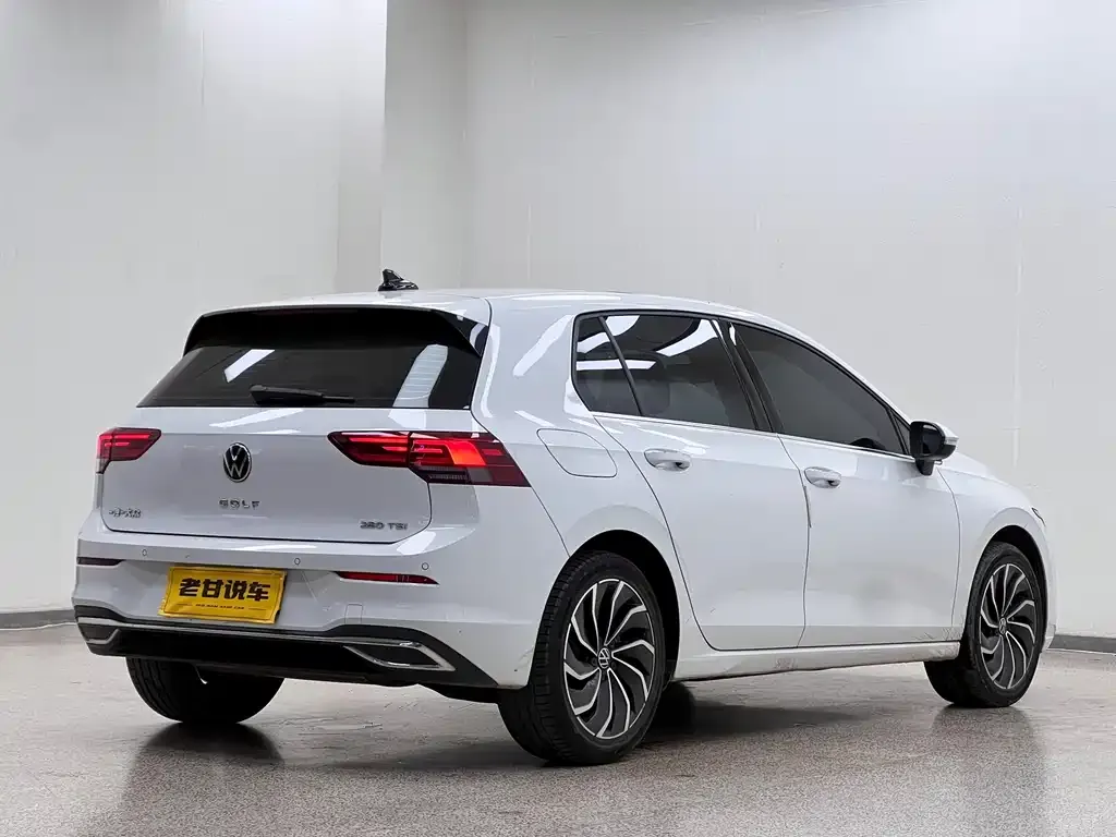 Volkswagen Golf 2023 из CN, фото 7