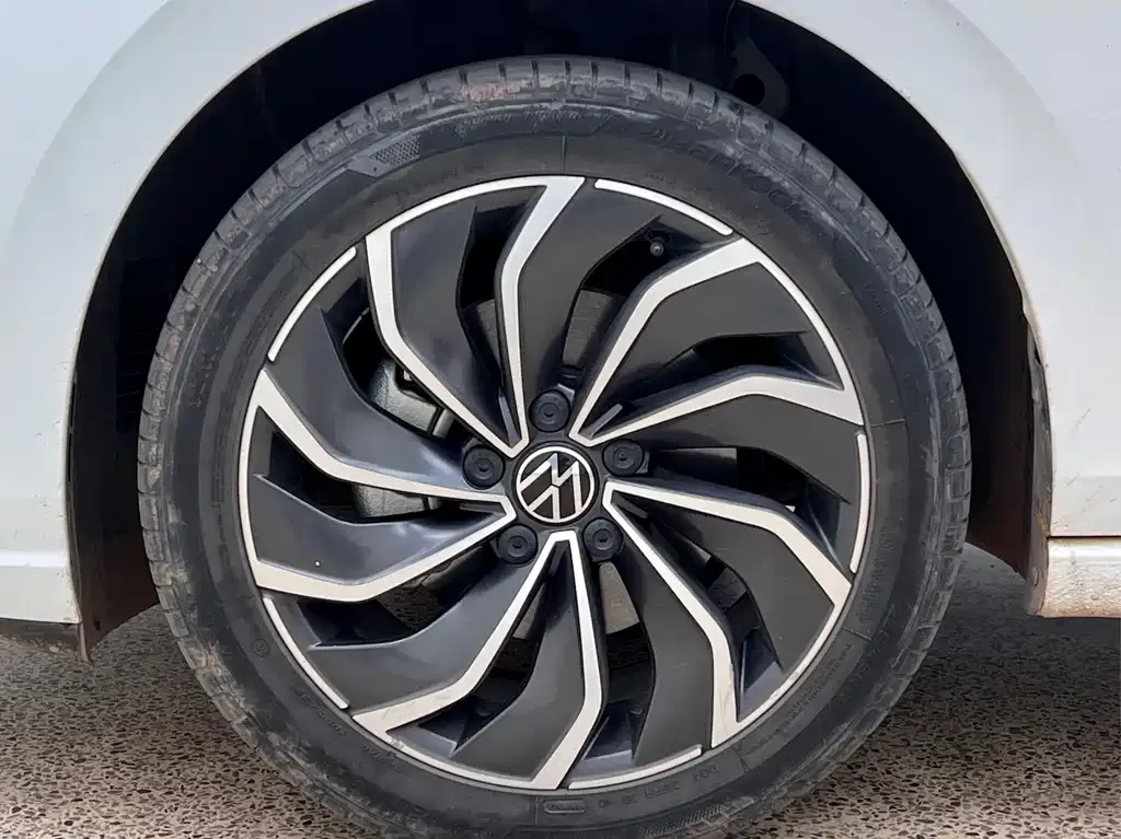 Volkswagen Golf 2023 из CN, фото 9
