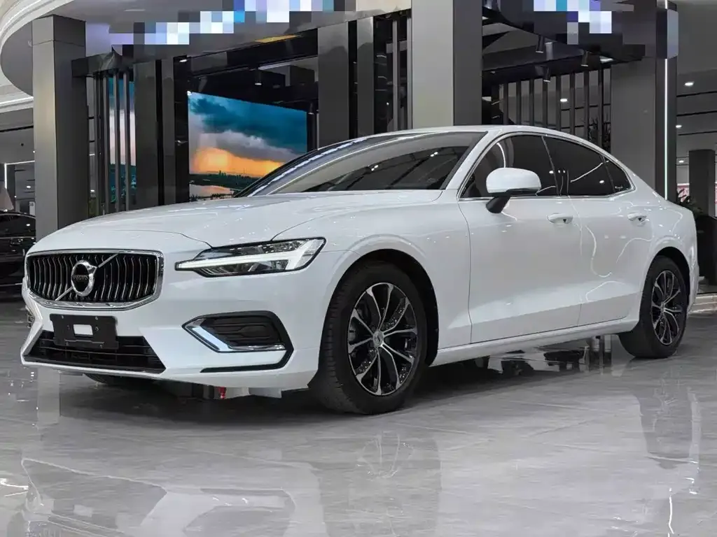 Volvo S60 2022 из CN, фото 1