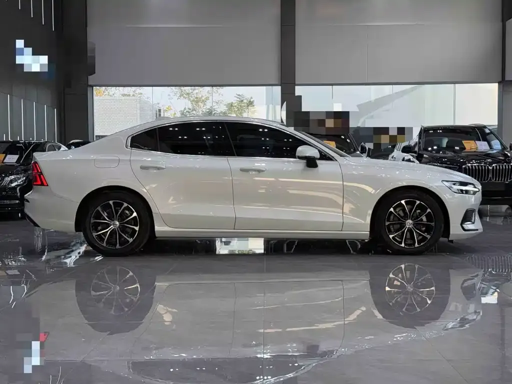 Volvo S60 2022 из CN, фото 3