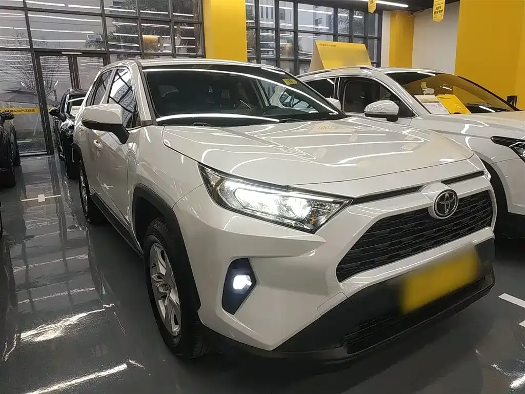 Toyota RAV4 2023 из CN, фото 5