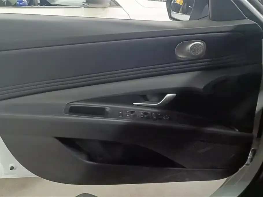 Hyundai Elantra 2023 из CN, фото 7