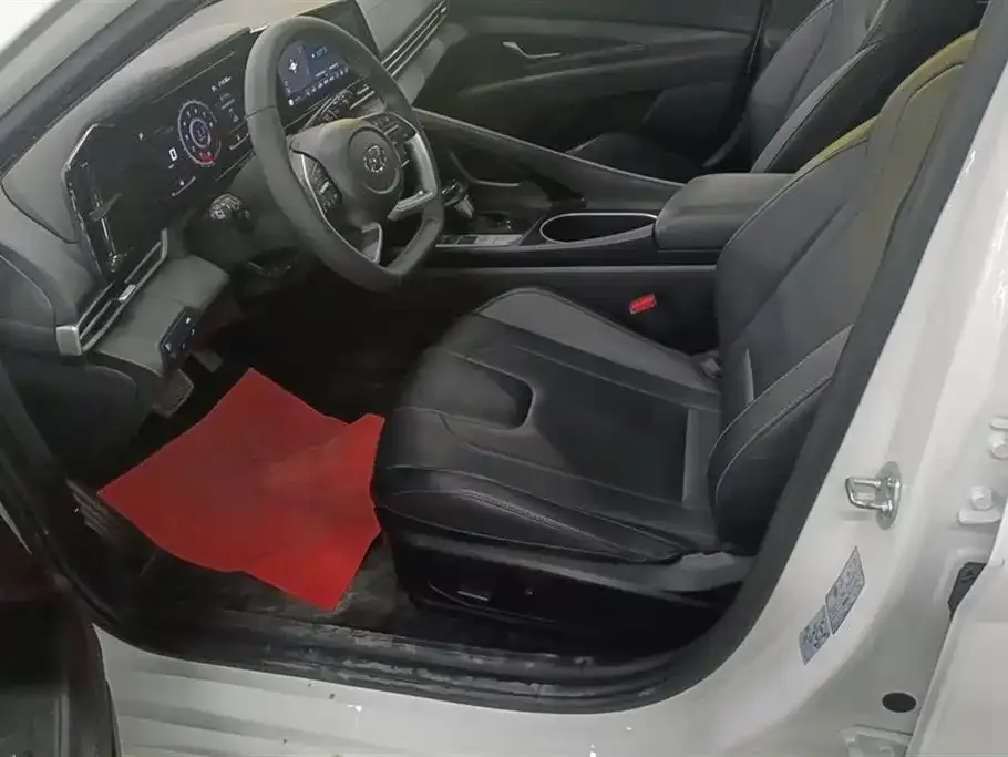 Hyundai Elantra 2023 из CN, фото 9