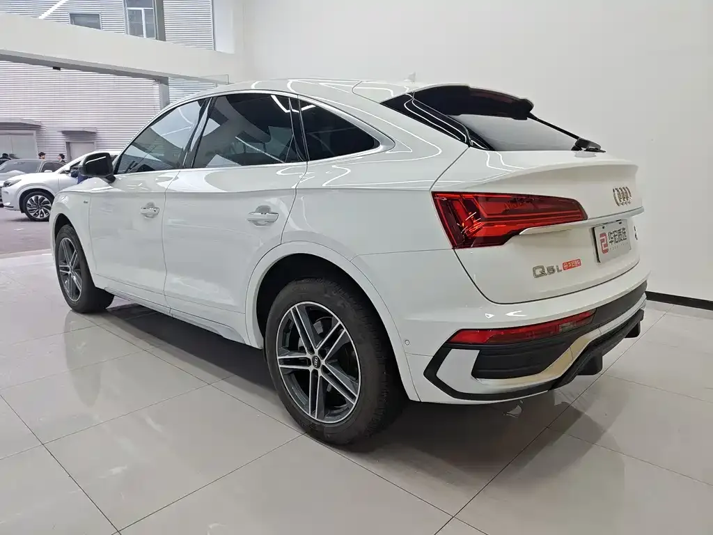 Audi Q5L Sportback 2022 из CN, фото 10