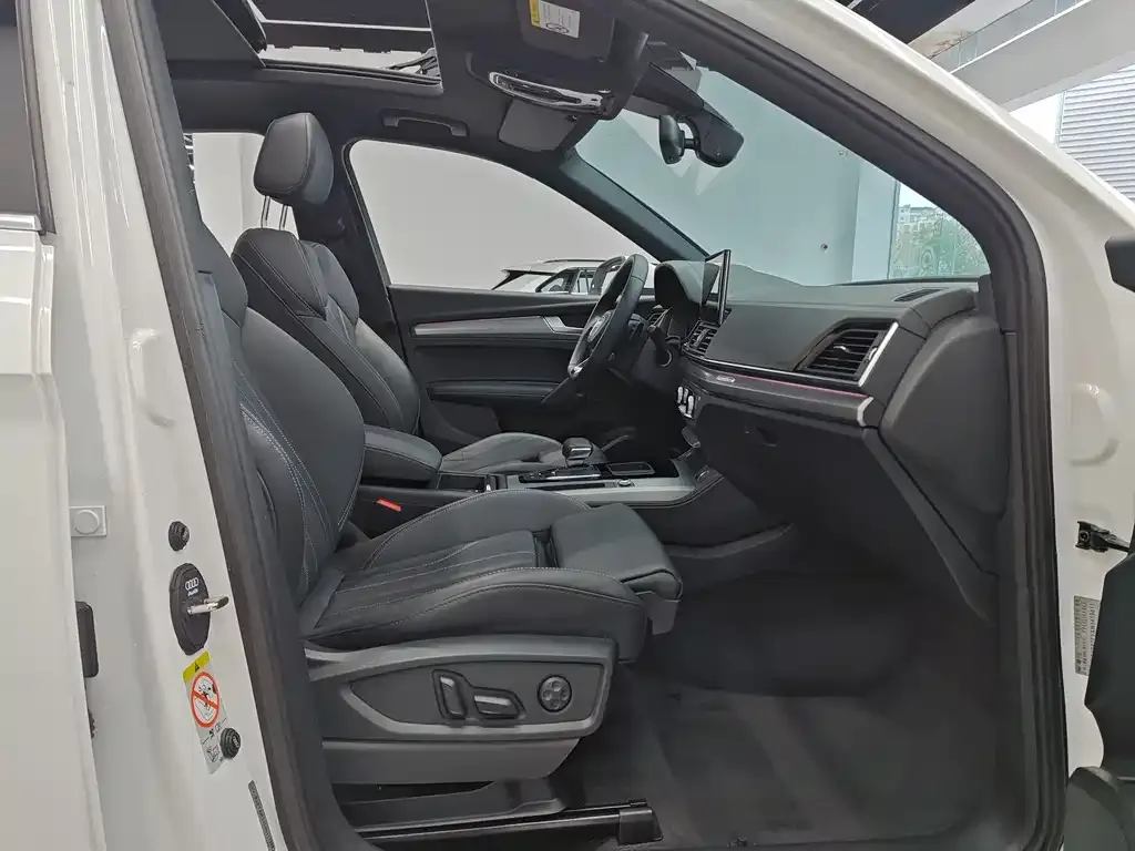 Audi Q5L Sportback 2022 из CN, фото 6