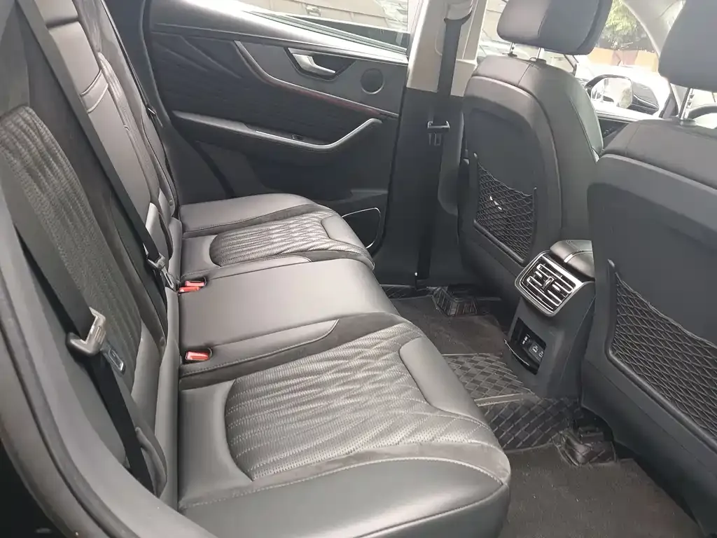 Hongqi HS5 2023 из CN, фото 10