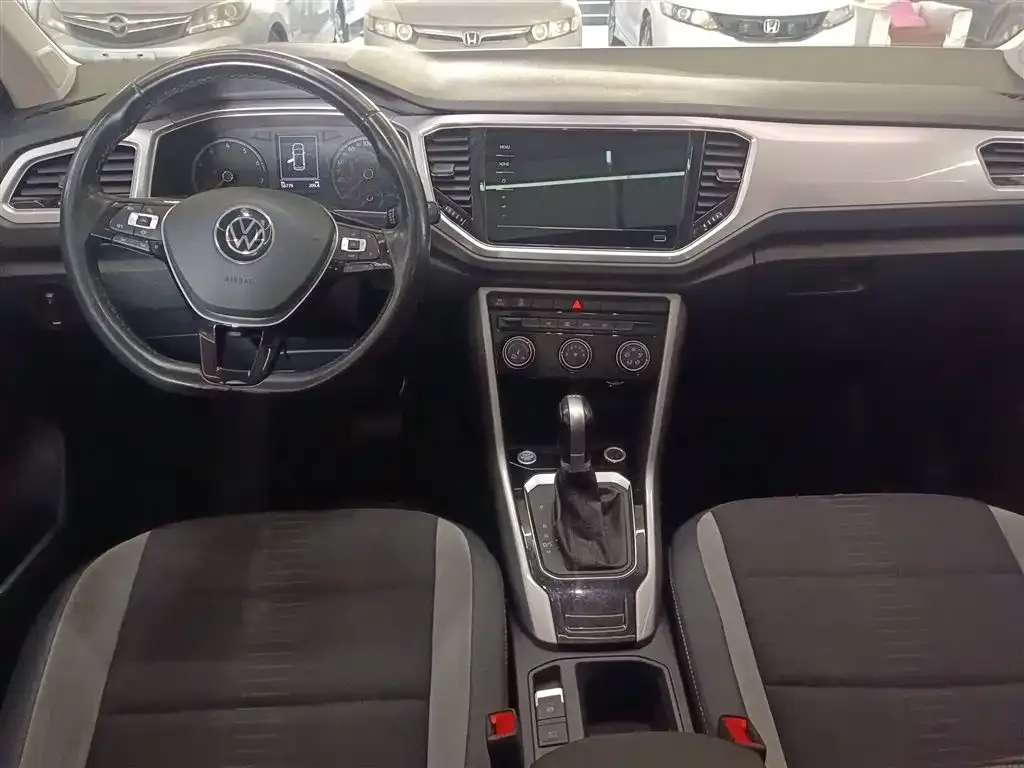 Volkswagen T-Roc 2023 из CN, фото 10