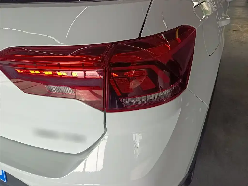 Volkswagen T-Roc 2023 из CN, фото 8