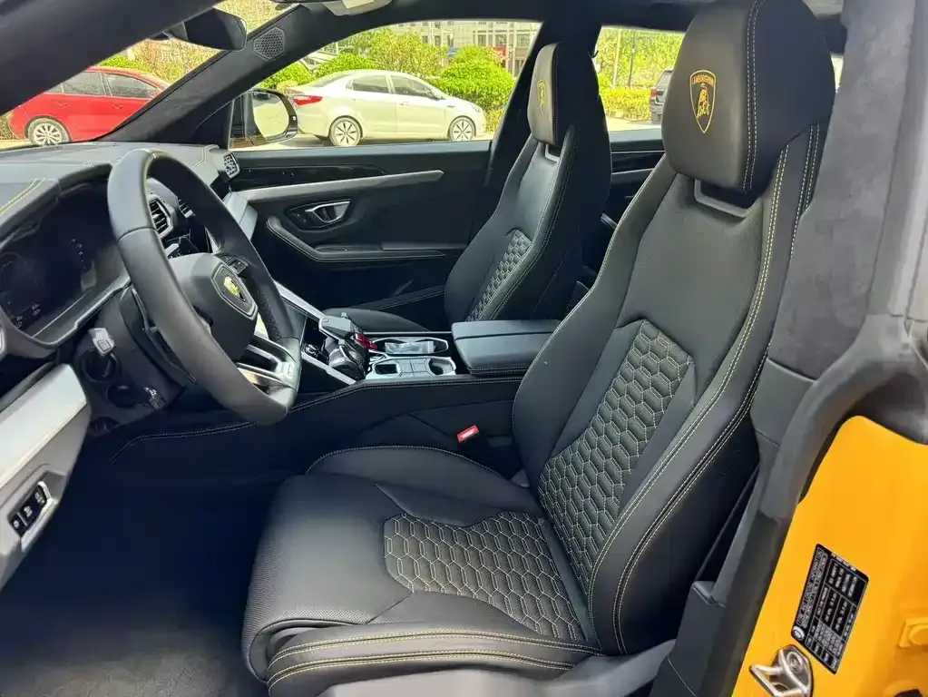 Lamborghini Urus 2024 из CN, фото 6