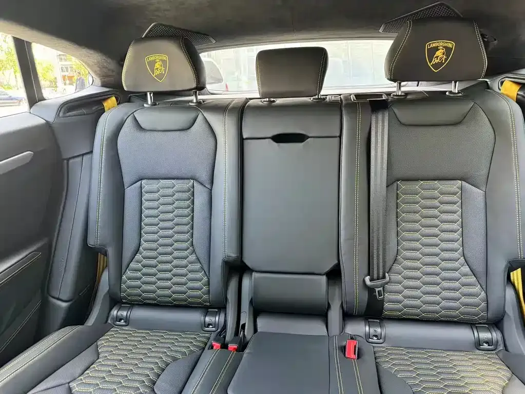 Lamborghini Urus 2024 из CN, фото 2