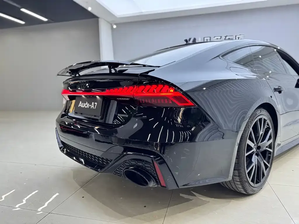 Audi A7 2023 из CN, фото 5