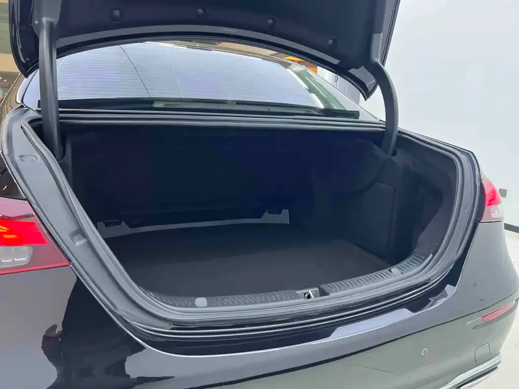 Mercedes-Benz E-Class 2022 из CN, фото 7