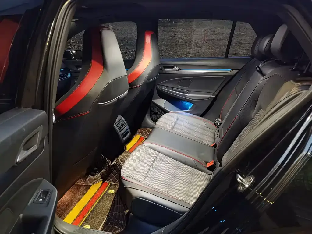 Volkswagen Golf GTI 2021 из CN, фото 5