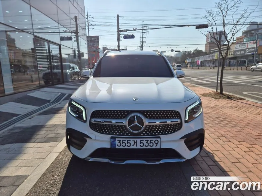 Mercedes-Benz GLB-Class — фото 1