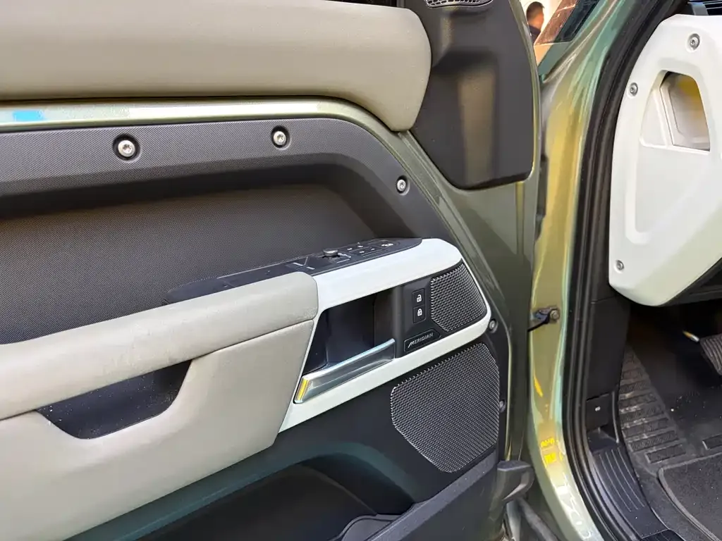 Land Rover Defender 2022 из CN, фото 3