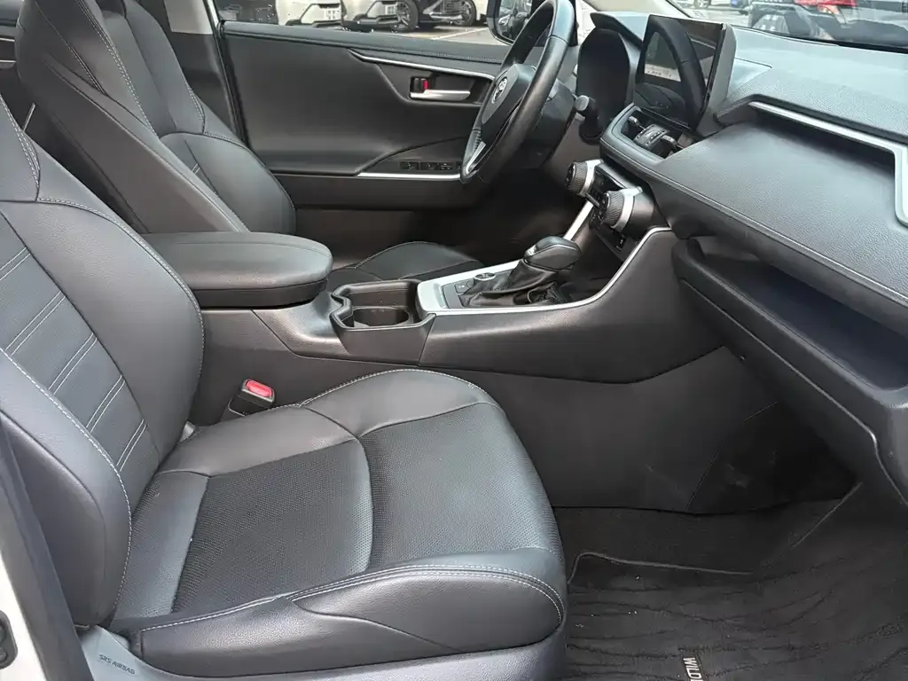 Toyota Wildlander 2023 из CN, фото 5