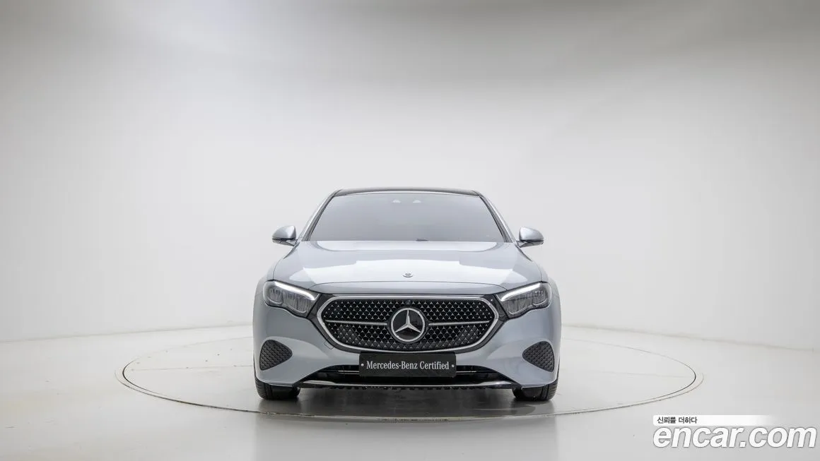 Mercedes-Benz E-Class — фото 2