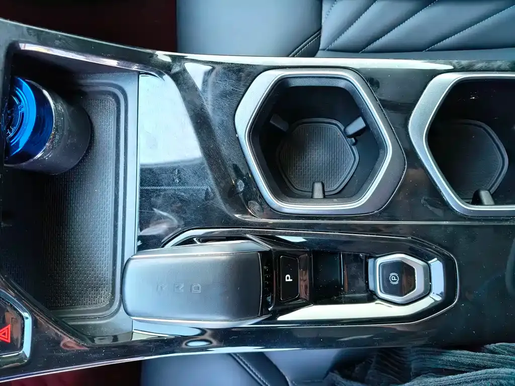 Geely Boyue L 2023 из CN, фото 5