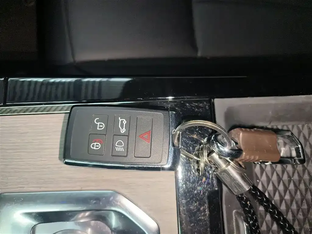 Land Rover Evoque 2022 из CN, фото 3
