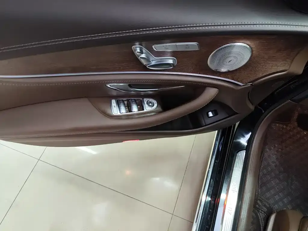 Mercedes-Benz E-Class 2022 из CN, фото 2