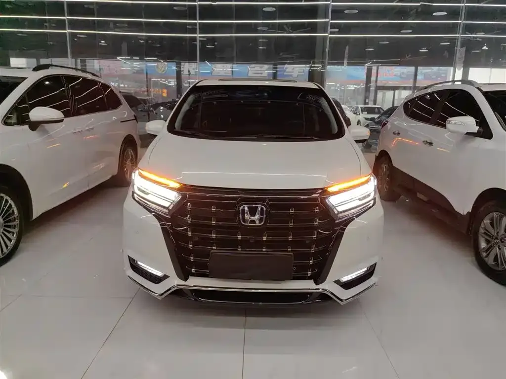 Honda Elysion 2023 из CN, фото 3