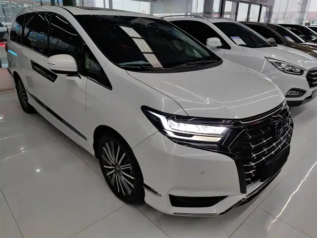 Honda Elysion 2023 из CN, фото 2
