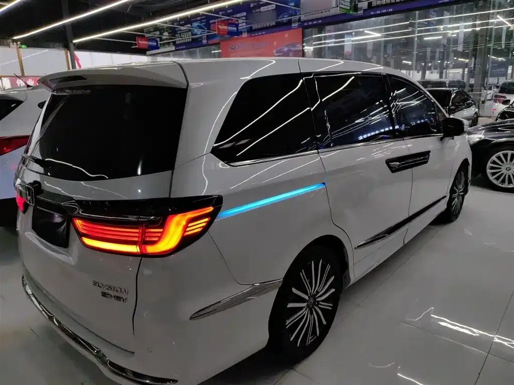 Honda Elysion 2023 из CN, фото 5