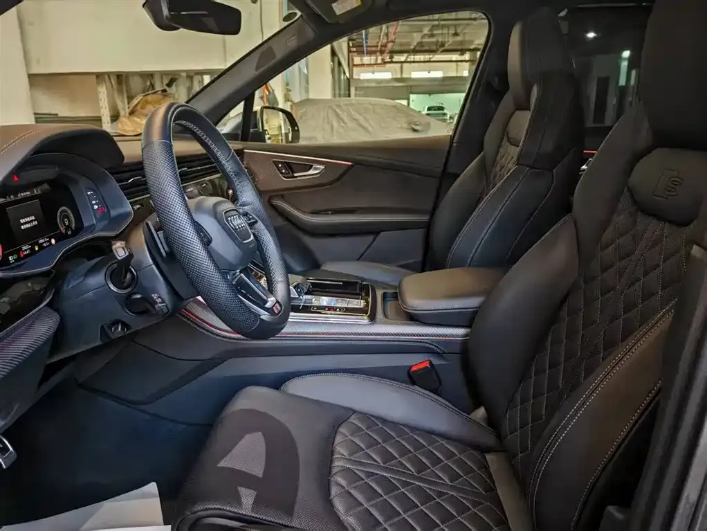 Audi SQ7 2024 из CN, фото 8