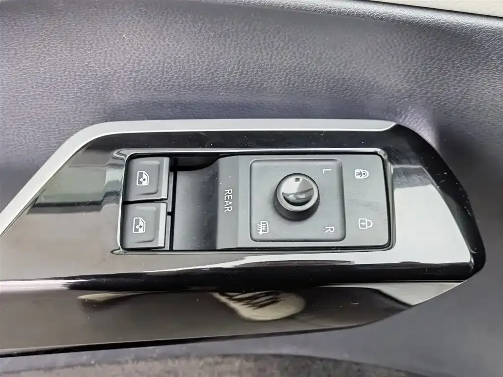 Volkswagen ID.6 Crozz 2022 из CN, фото 9