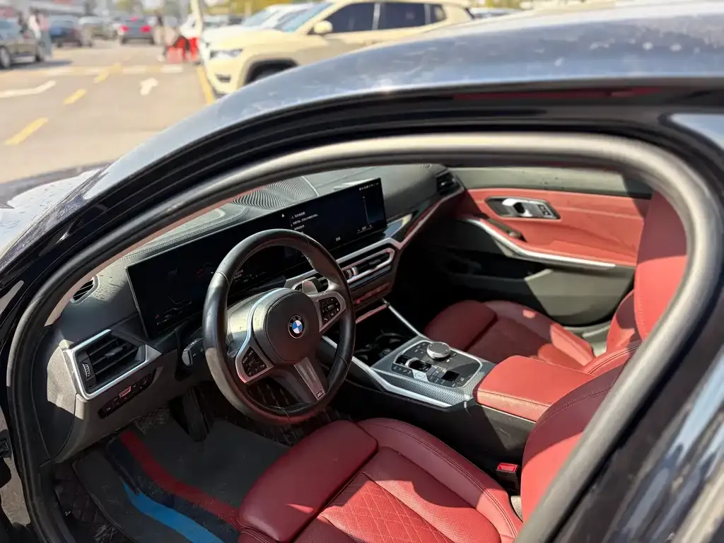 BMW 3 Series 2022 из CN, фото 6
