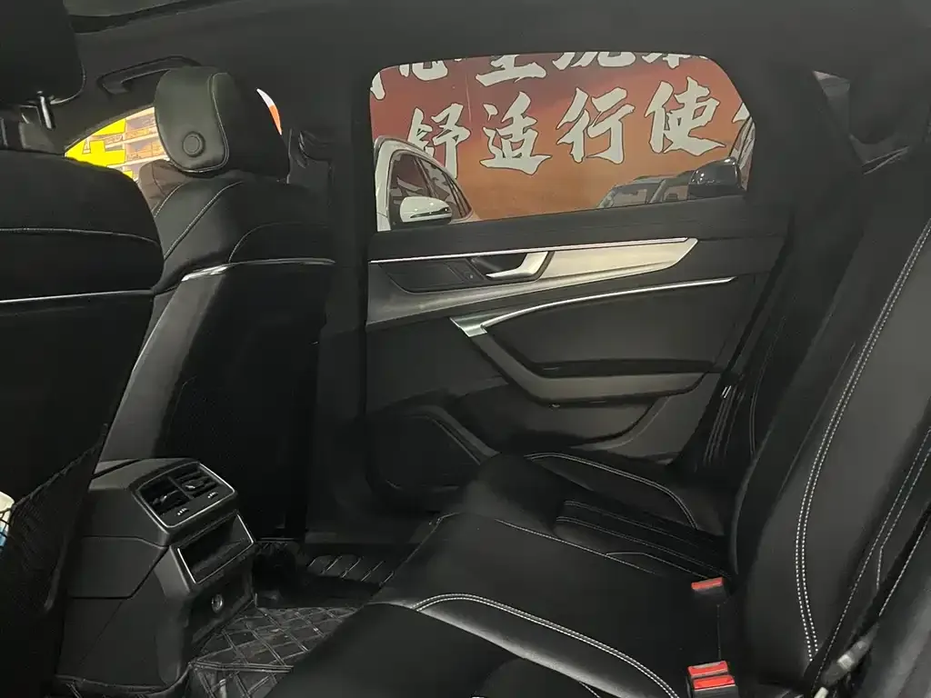 Audi A6L 2021 из CN, фото 3