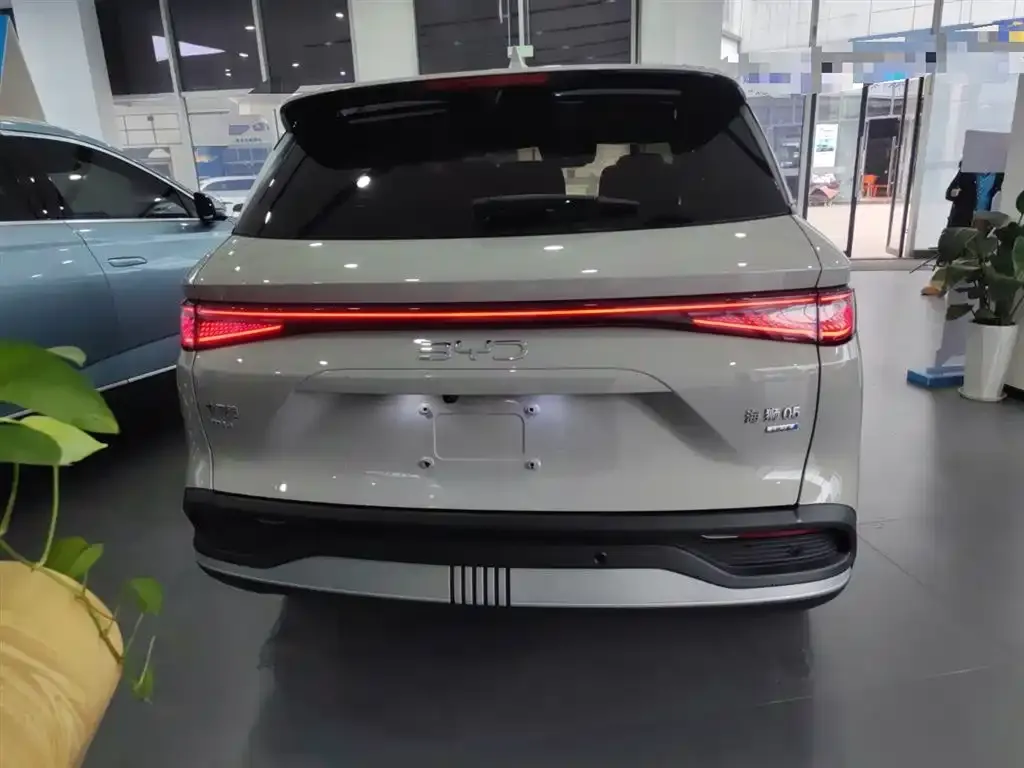 BYD Seal 05 DM-i — фото 6
