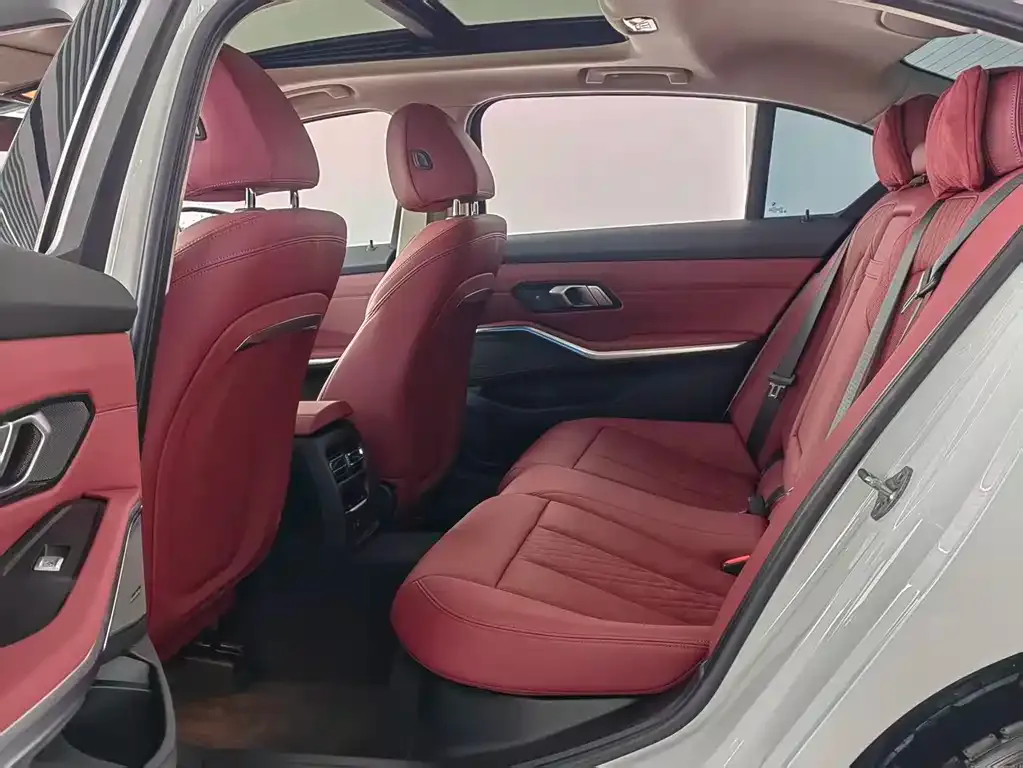 BMW 3 Series 2024 из CN, фото 10