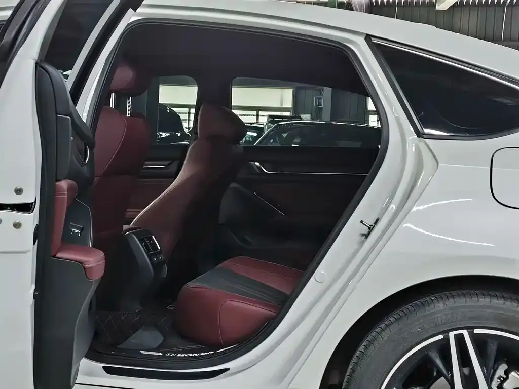 Honda Inspire 2022 из CN, фото 2