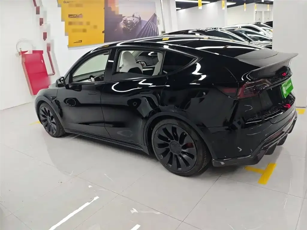 Tesla Model Y 2023 из CN, фото 8