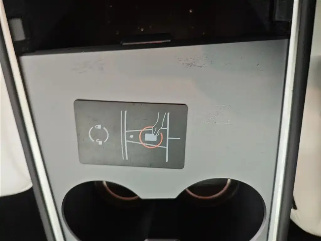 Tesla Model Y 2023 из CN, фото 9