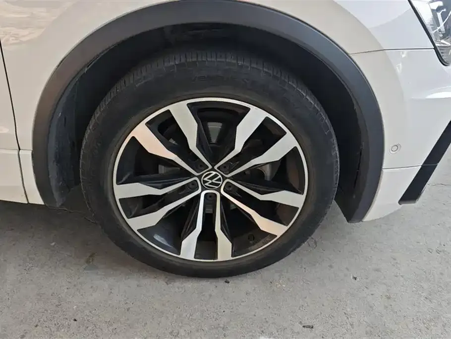 Volkswagen Tiguan L 2021 из CN, фото 6