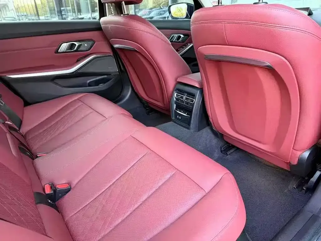 BMW 3 Series 2023 из CN, фото 4
