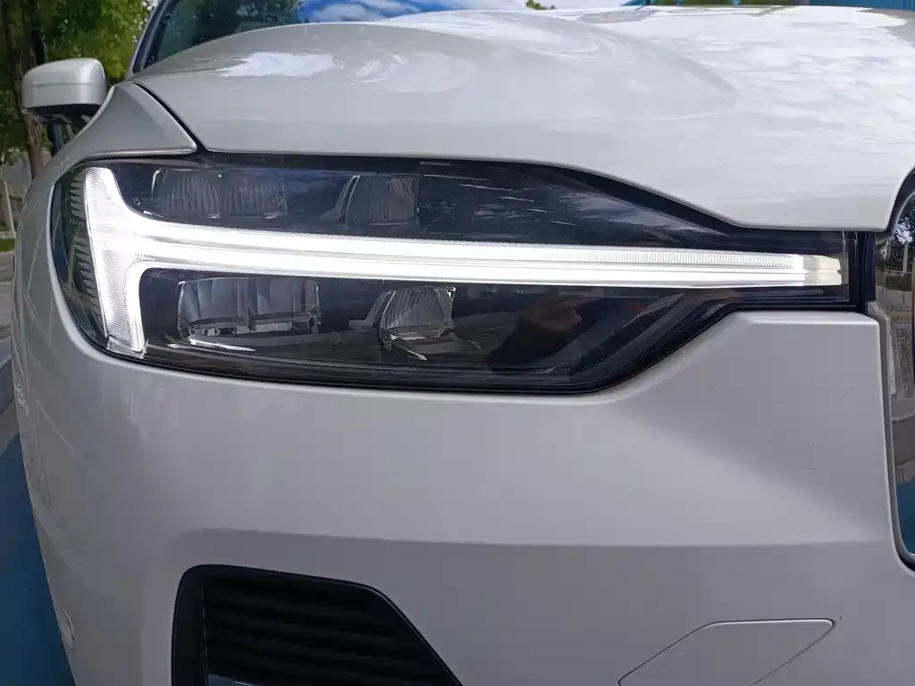 Volvo XC60 PHEV 2024 из CN, фото 2