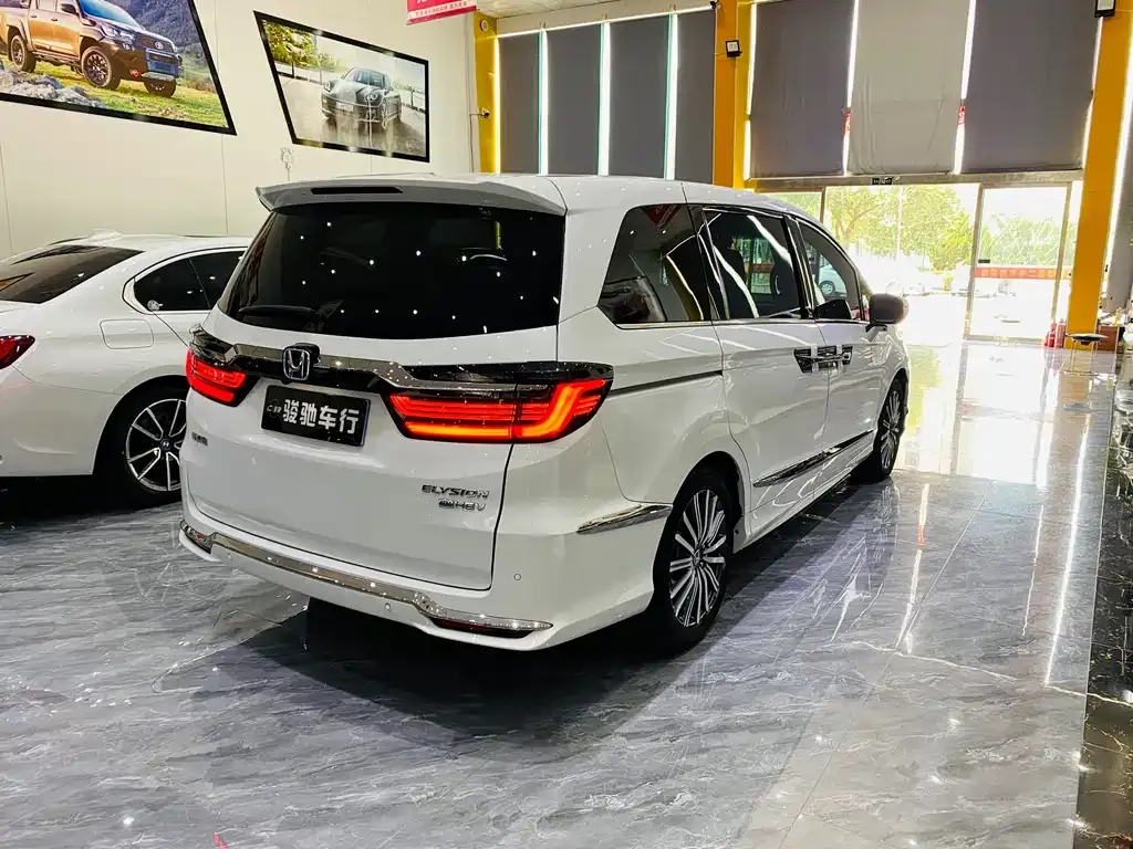 Honda Elysion 2023 из CN, фото 7